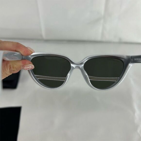 Balenciaga Cat-Eye Silver Sunglasses Luxury Plastic Frame with Case - Picture 11 of 11